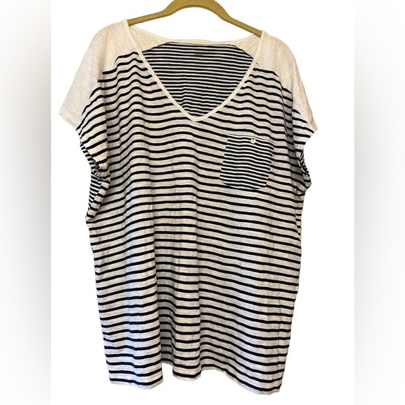 J. Jill Tops - J Jill easy v neck tee size XL